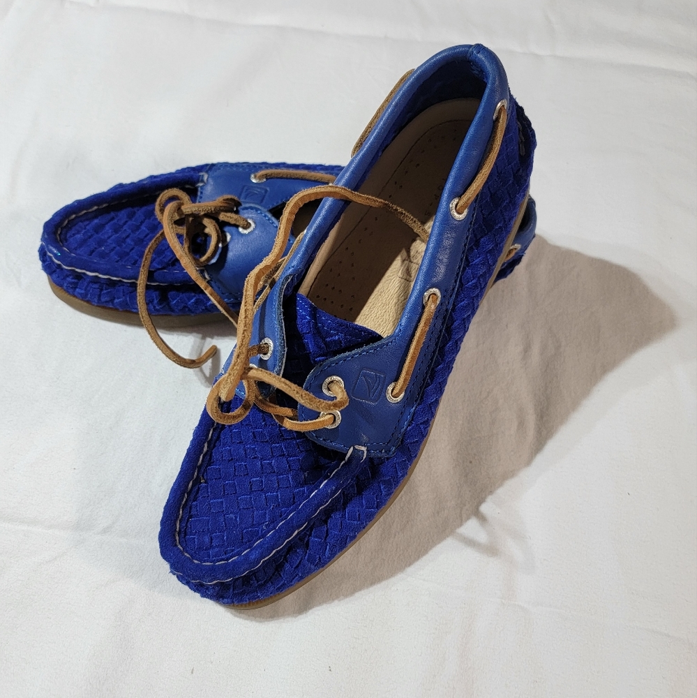 Women's leather Sperry shoes
